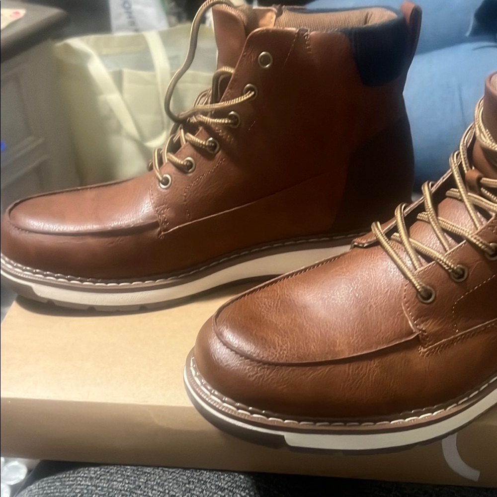 Macys club Room Men's Brown Leather Boots size 10 1/2 Brand new in box